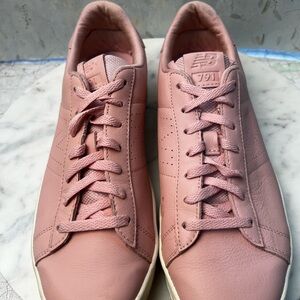 New Balance Women's Dusty Pink Sneakers